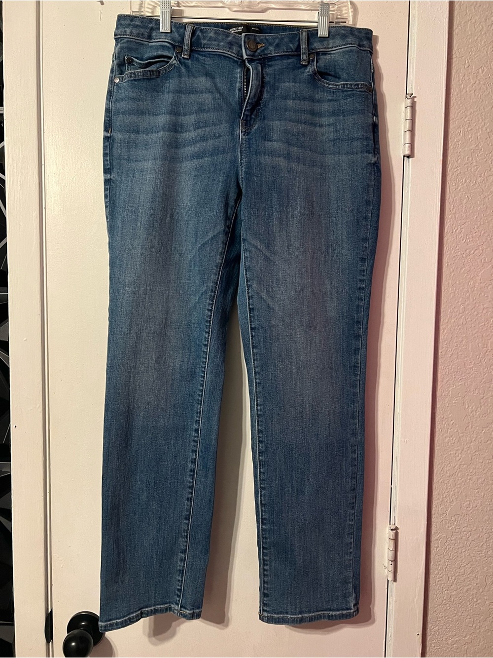 Simply Vera  Women's Blue Straight-Leg Jeans